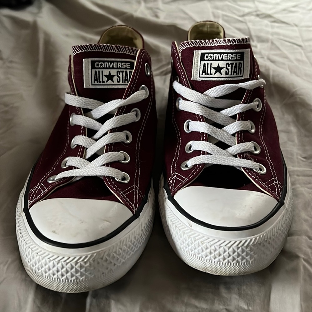 Maroon Converse All-Star size 8 Men’s 10 Women’s